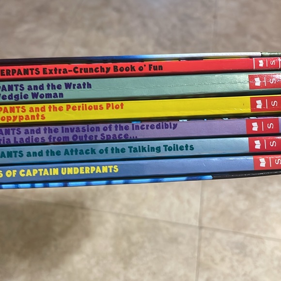 Book Lovers!!! Captain Underpants Box set!!! - Picture 3 of 6